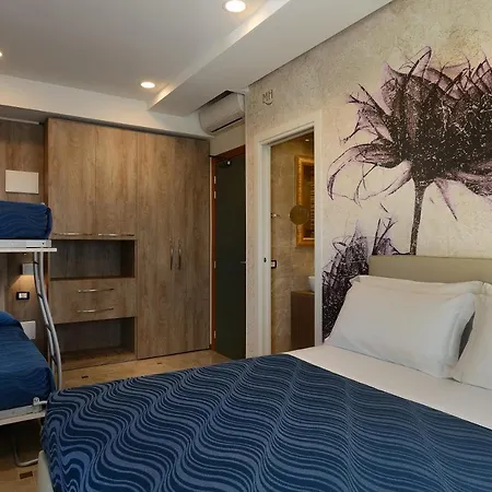 Marilena ホテル 2*